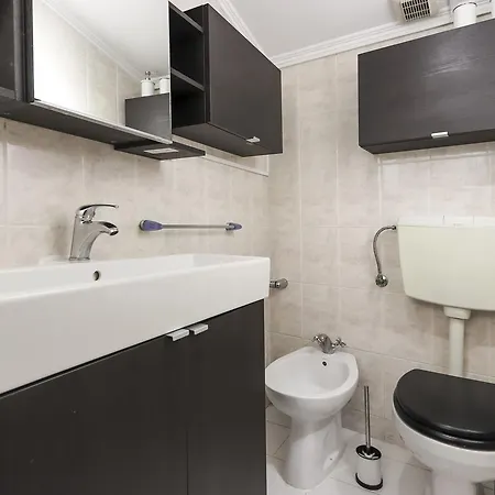 Sao Bento Typical By Homing Apartment Lisbon